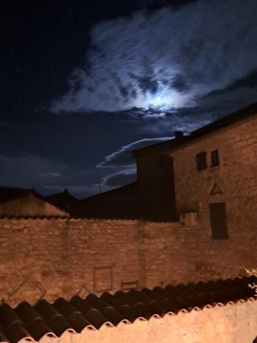 Galeriebild der Unterkunft L Antre de Pierres - chambres d'hôtes et gites in Berrias Et Casteljau