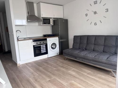 Design seaview flat next to Yumbo