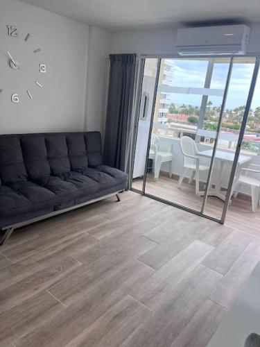 Design seaview flat next to Yumbo
