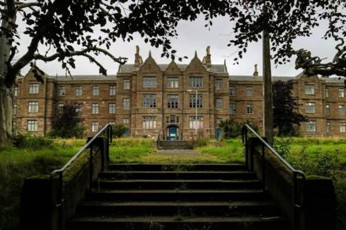 Κήπος έξω από το Sunny View, Montrose