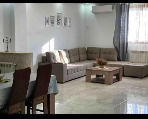 Résidence la villaにあるシーティングエリア