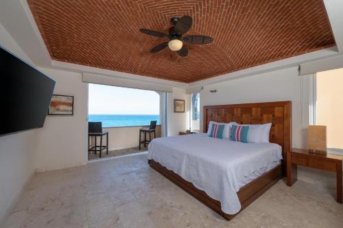 Ένα ή περισσότερα κρεβάτια σε δωμάτιο στο Shama Apartment beach front