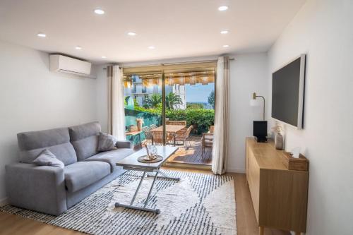 Superbe 2 Pièces Rénové Grande Terrasse et Vue Mer