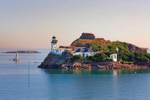 Photo de la galerie de l'établissement Carantec Centre Maison pour 9 personnes, à Carantec