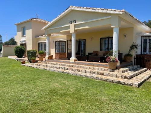 Stunning Villa Perfect for Golf Lovers & Families!