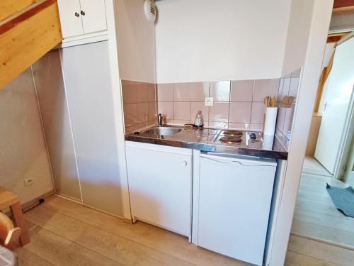 Η κουζίνα ή μικρή κουζίνα στο Le Therminus, T2Bis mezzanine, 4personnes, cœur de Luchon