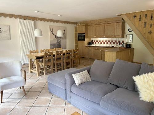 Duplex 10 pers avec spa et piscine, pied de pistes à Saint Martin de Belleville - FR-1-461-10