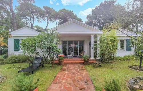 Gorgeous Home In Saint-Brevin-Les-Pins