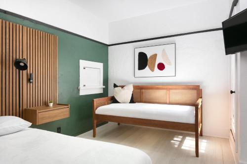 Gallery image of 417 Market St 2BR in San Diego