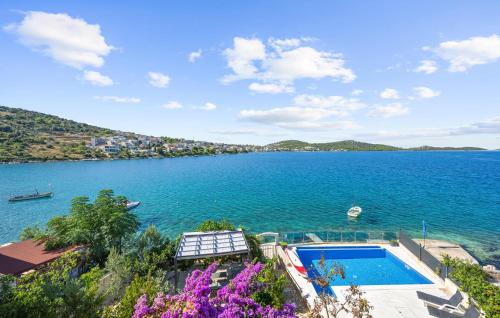 Awesome Home In Kalebova Luka