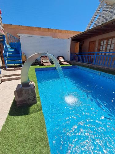 Bazén v ubytování Hostal Illauca de Atacama nebo v jeho okolí