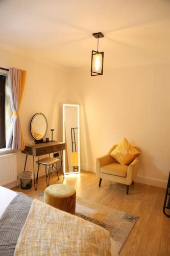 Ένα ή περισσότερα κρεβάτια σε δωμάτιο στο Shreem Homes