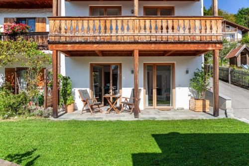 Κήπος έξω από το Chalet Falkenstein