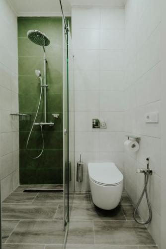 Koupelna v ubytování Skyline Luxury Suites