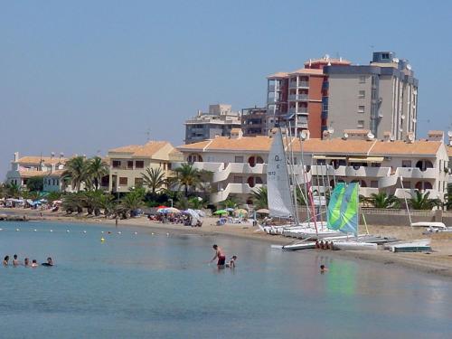 Booking.com: Apartamentos Góndolas V.v. , La Manga del Mar Menor, Espanha -  125 Comentários de clientes . Reserve agora o seu hotel!