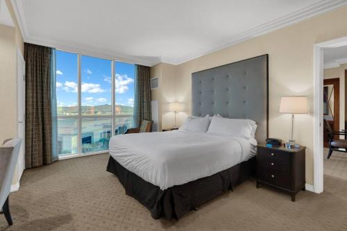 Cozy 1BR MGM retreat with pool and gym