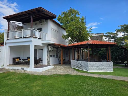 La Casa Pacifica