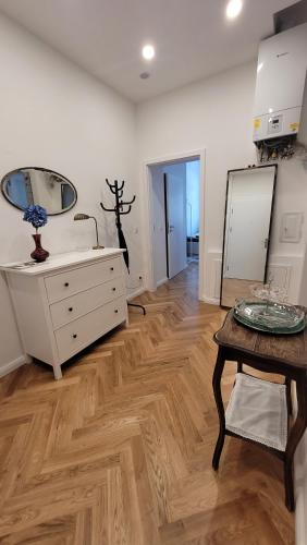 Margarets Apartment