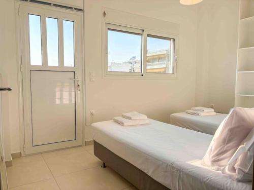 Light & Ample Flat near Glyfada Center