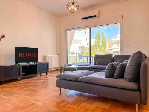 Light & Ample Flat near Glyfada Center