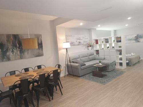 Explore Valencia! Tirant, city of science & Ruzafa