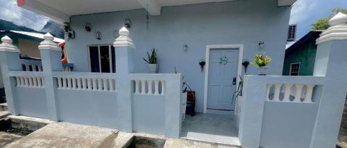 Un balcón o terraza de Lovely Studio Apartment in Soufriere from Claviers