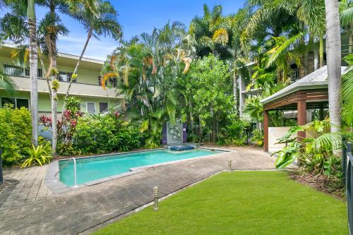 Kolam renang di atau dekat dengan Cozy Cairns Stay - Near Airport, City & Esplanade