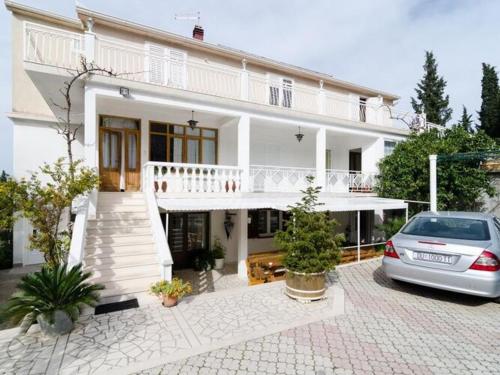 Apartments Villa Nikol - Two Bedroom Apartment with Balcony and Sea View APT 7