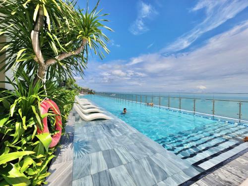 Bazén v ubytování Dứa's House - The Sóng Vũng Tàu, Sky Pool & Gym nebo v jeho okolí