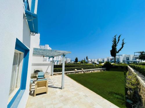 Mountain view - Ground Seaview 3Br Chalet Direct to pool