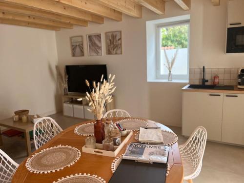 Photo de la galerie de l'établissement Maison 6 couchages entièrement rénovée, à Feurs