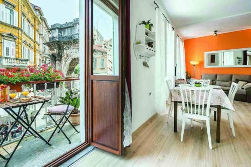 PortaAurea!Romantic balcony with a wonderful view