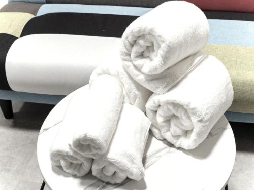 Asakusa 4min walk, 8min to Senso-ji Temple, 5min to Ueno,4 min to Kappabashi, Switch, Free Wi-Fi, PocketWi-Fi