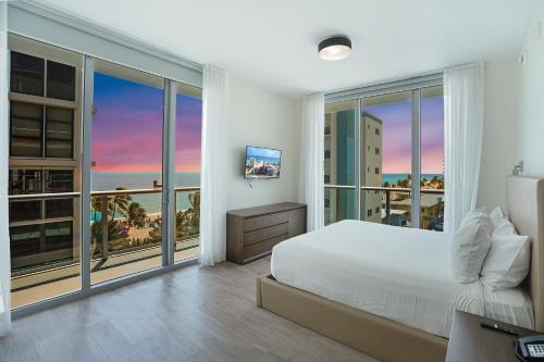 Best HD Pictures about  Ch Luxury Condos Studios On The Beach  with No AI Images