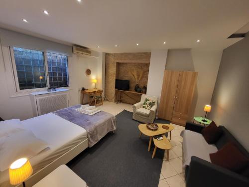 Central Kolonaki Living