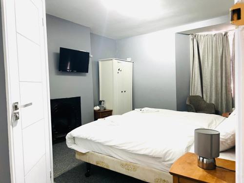 Regent Hotelにあるベッド