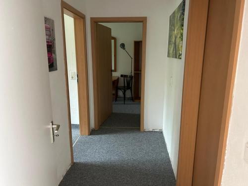 Φωτογραφία από το άλμπουμ του Ferienwohnung für Monteure 3 Zi, Wohnzimmer 1x, Küche, Bad, 1Gäste WC σε Bliesmengen