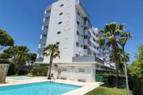 2 BEDROOMS NEXT TO THE BEACH&MIRAMAR SHOPPING CENTER-SWIMMING POOL-PARKINg