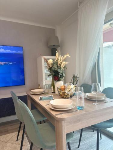 Premium 80sqm Apartment Opposite Martinez, Steps from Congress Center photo 51