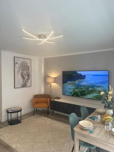 Premium 80sqm Apartment Opposite Martinez, Steps from Congress Center photo 47