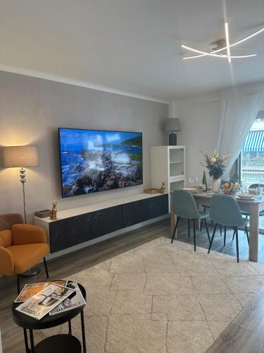 Premium 80sqm Apartment Opposite Martinez, Steps from Congress Center photo 19