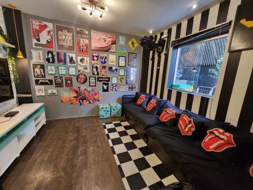 Vila Rock Hostel - próximo Allianz Parque, Vila Madalena, Av Paulista, Hospital das Clínicas INCOR FMUSP Menor preço em Vila Rock Hostel - próximo Allianz Parque, Vila Madalena, Av Paulista, Hospital das Clínicas INCOR FMUSP