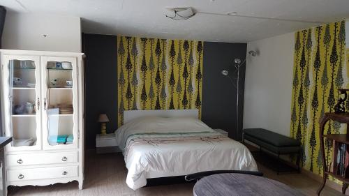 Chambre indépendante avec cuisinette