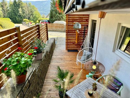 Balkón nebo terasa v ubytování Seeblickstraße 22 - Apartment Waldrausch am Ossiacher See