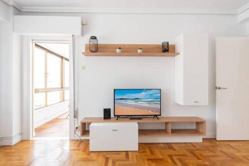 Μια τηλεόραση ή/και κέντρο ψυχαγωγίας στο Casa Surfer Somo centro
