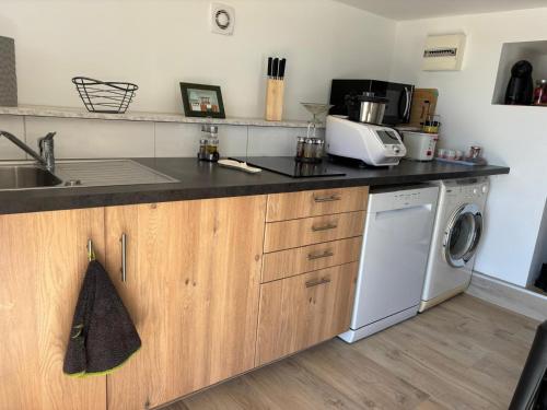 Dapur atau dapur kecil di Chemin du Paradis