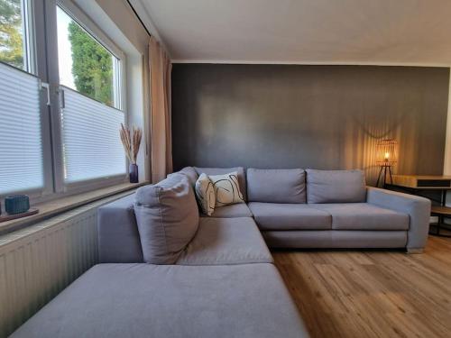 Posezení v ubytování moderne 2 Zimmer Wohnung Velbert-Heiligenhaus an A44