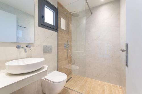 Ένα μπάνιο στο Mellies Suites