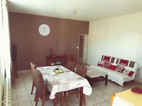 Photo de la galerie de l'établissement Jolie maison individuelle, à Saintes