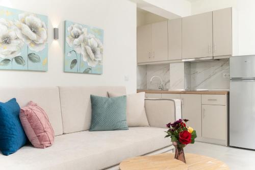 Η κουζίνα ή μικρή κουζίνα στο Mellies Suites